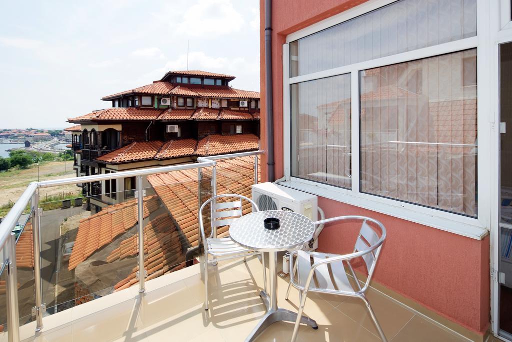 Red House Guest House Nesebar Rom bilde