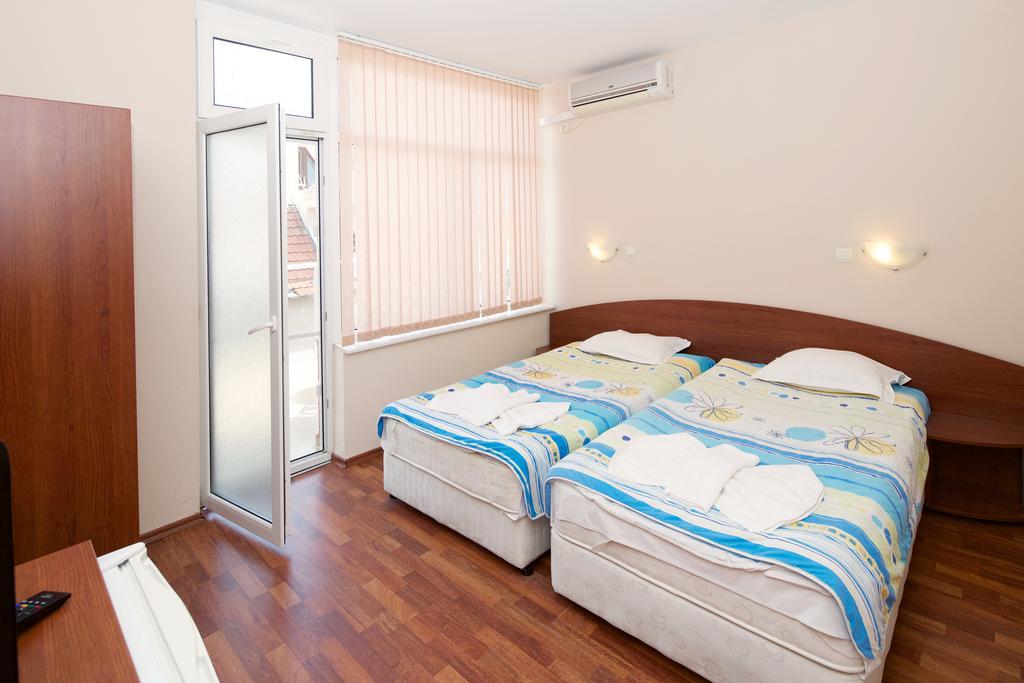 Red House Guest House Nesebar Rom bilde